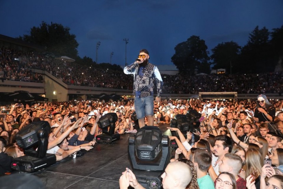 Koncert "Jale Brata“ i „Bube Korelija“ na prepunom stadionu ,,Tašmajdan“ u Beogradu, 23. jun 2018.