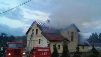 Čeka se obnova uništene školske zgrade: Đaci s tugom u očima otišli u drugu školu
