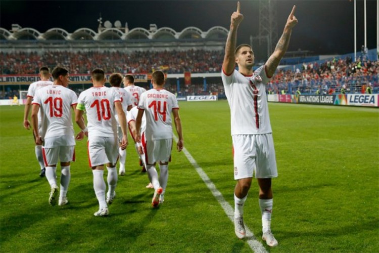 Mitrović od ljeta u Totenhemu?