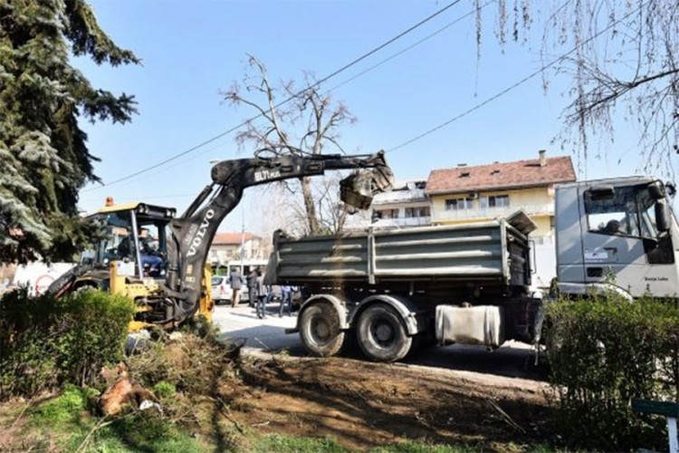 Vozači, poziv za strpljenje: Počela gradnja kružnog toka kod "Sirana"