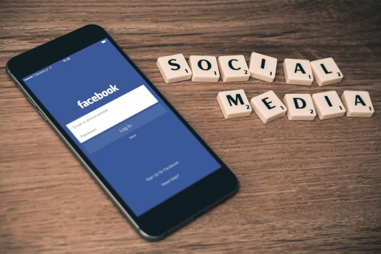Facebook zabranio rasizam bjelaca