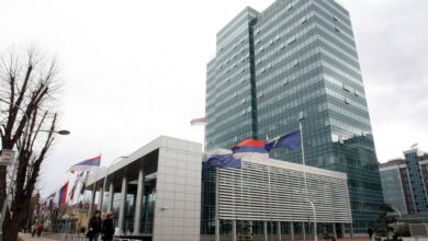 KRIJU STANARE U ZGRADI VLADE Odbijaju da kažu ko koristi LUKSUZNE APARTMANE, uz čudno obrazloženje