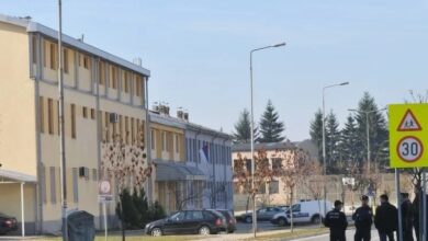 BACIO MAJKU S BALKONA Produžen pritvor muškarcu iz Milića