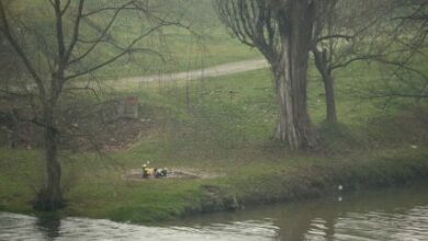SVIJEĆE I SRCA ZA DAVIDA Građani se okupili na mjestu gdje je pronađeno TIJELO UBIJENOG MLADIĆA (FOTO)