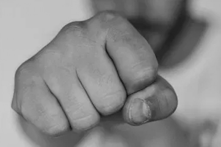 Specijalac izazvao tuču u banjalučkom kafiću pa dobio batine?