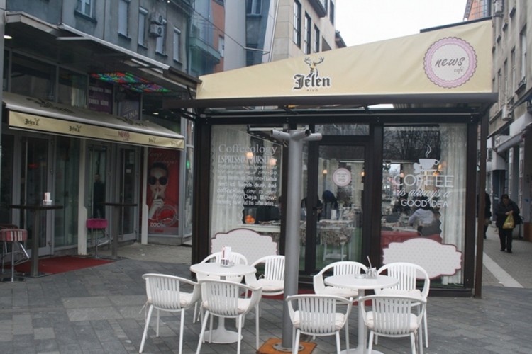 I News cafe uklanja baštu