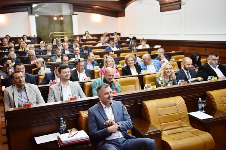 Sjednica banjalučke Skupštine, odbornici o radnom vremenu