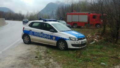 Automobil sletio u Miljacku, dvoje mrtvih