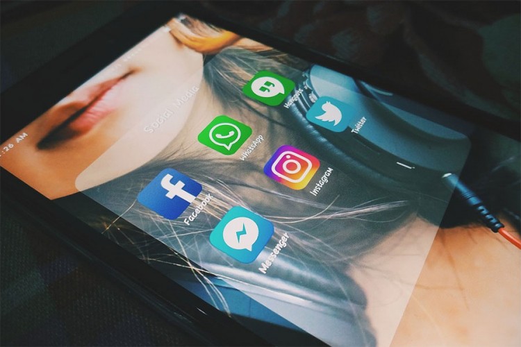 Proradili Facebook, WhatsApp i Instagram