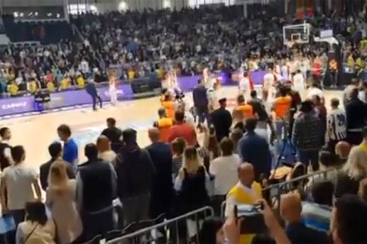 Nuhodžić: Nije istina da sam pljuvao košarkaše Zvezde