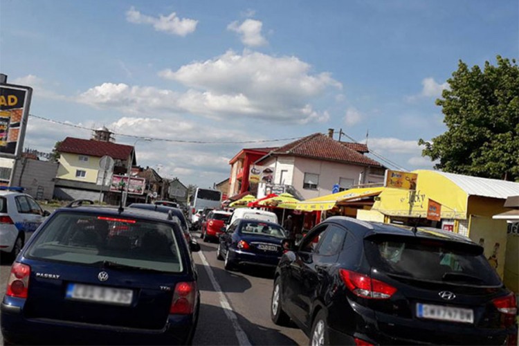 Gužve na graničnim prelazima Brod i Gradiška