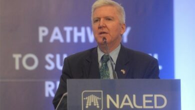 Američki ambasador pred srpskim đacima “otcijepio” Kosovo