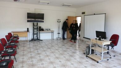 Ambasada SAD opremila multimedijalnu biblioteku