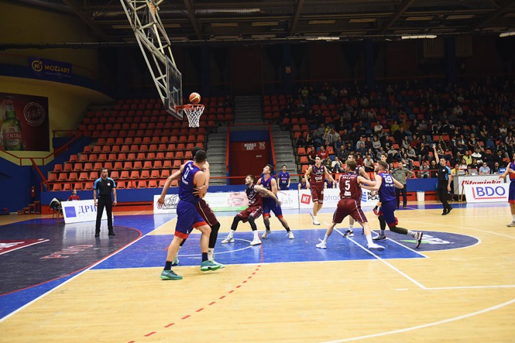 Borac i Leotar za trofej