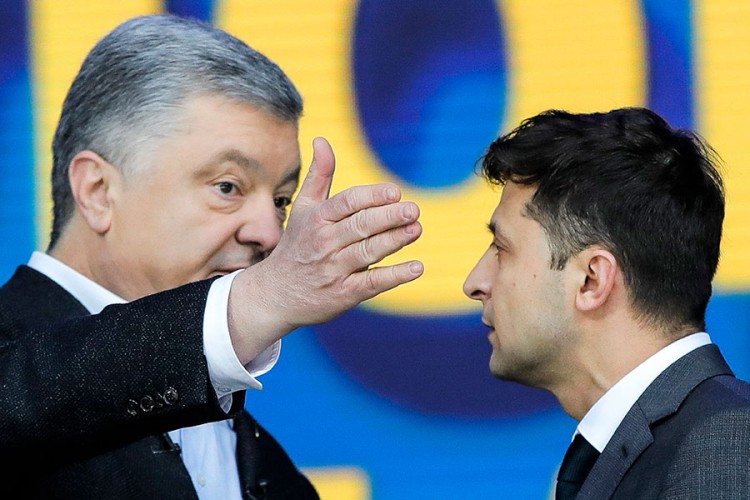 Diskusija između Porošenka i Zelenskog na fudbalskom stadionu