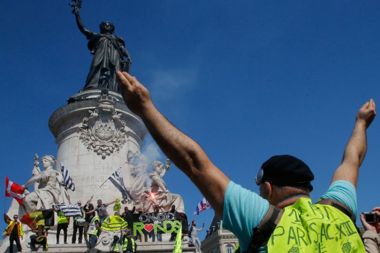 Protest Žutih prsluka u Parizu - suzavac i 126 uhapšenih