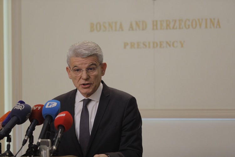 Džaferović osudio napade: Teror koji unosi nemir u srca civiliziranih ljudi