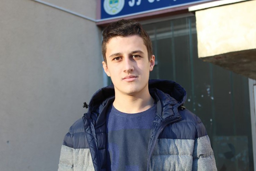 SLAVKOVA POBJEDA Autistični dječak iz Rudog nakon tri godine borbe KREĆE U ŠKOLU
