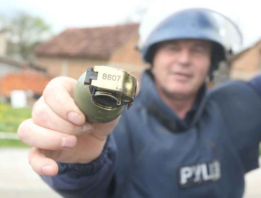 “POMOLIM SE BOGU I POLJUBIM ŽENU” Duško svaki dan GLEDA SMRT U OČI, a danas je u Banjaluci pokazao koliki je HEROJ