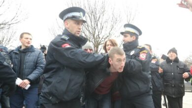 DIMNA ZAVJESA ZA LAKŠE HAPŠENJE NA PROTESTIMA Kontroverzni zakoni koje predlaže MUP RS kriju OPASNU ZAMKU