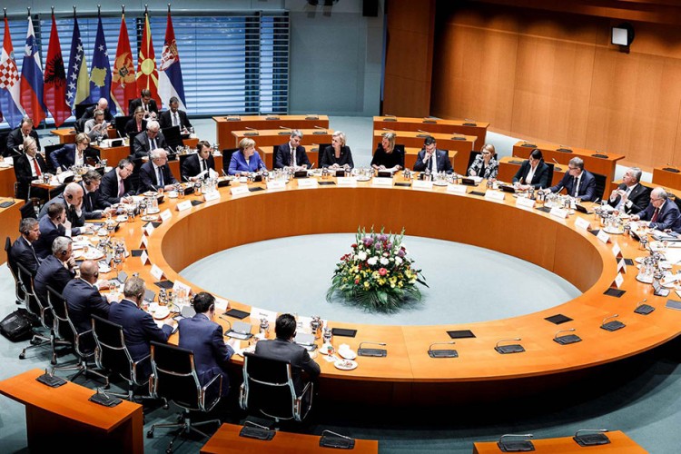 Merkelova i Makron stavili tačku na priče o podjelama
