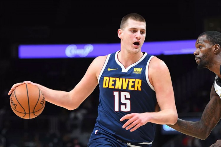 Jokićevih 25 poena za 3:2, Denver blizu finala Zapada