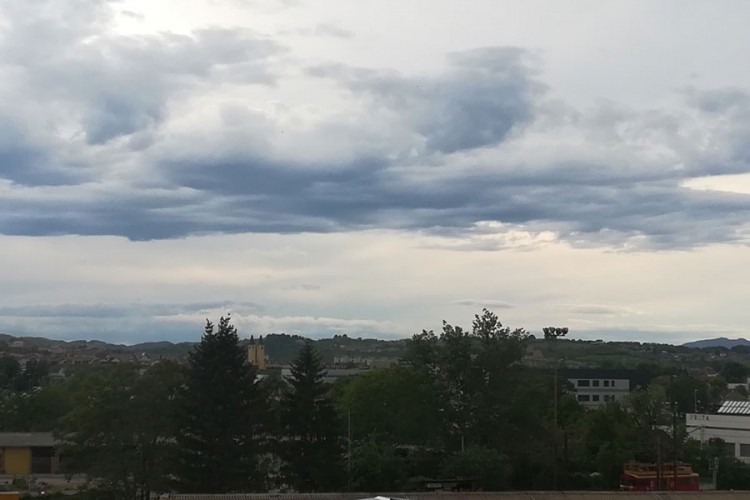 Danas u BiH oblačno sa kišom