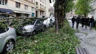 Vjetar prevrtao štandove u Zagrebu, povrijeđene dvije žene