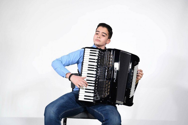 Radovan Ivanović harmonikom osvjetljava obraz Banjaluke i RS