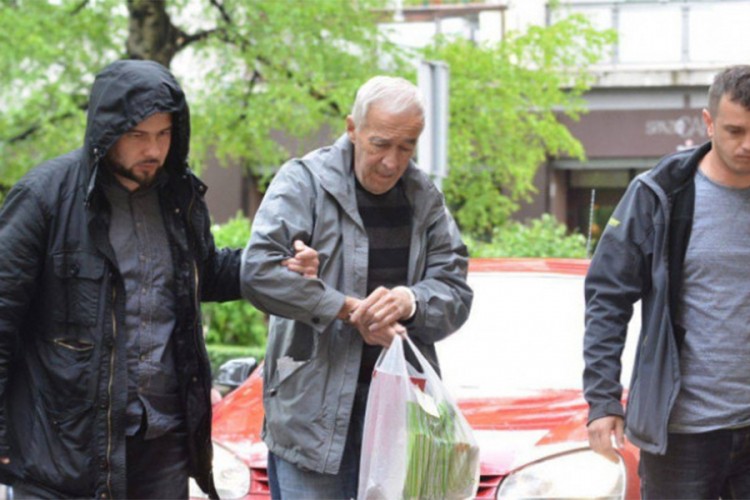 U pritvoru policajac koji je ubio sina