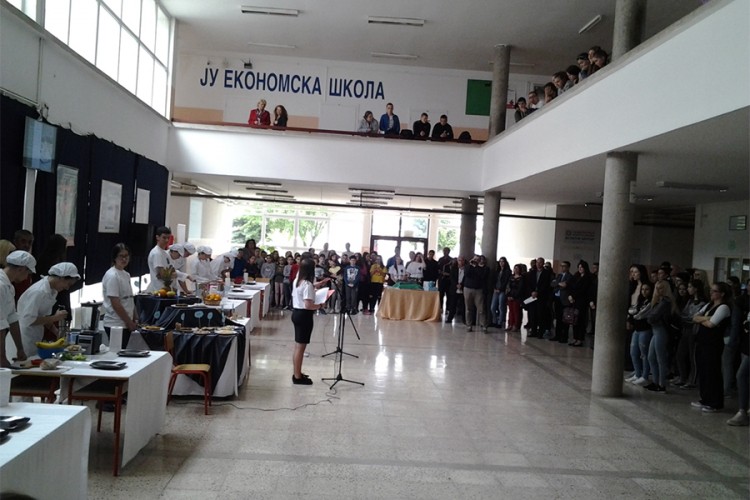 Dobojski profesori primjer đacima: Za užinu donose zdrave salate