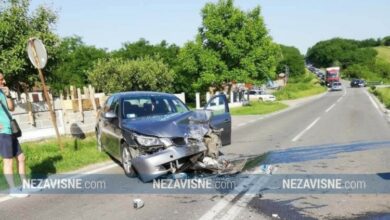 Sudar dva automobila, obustavljen saobraćaj Bijeljina-Brčko
