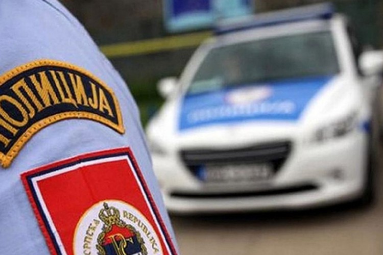 Slao poruke udatoj ženi, pa dobio batina