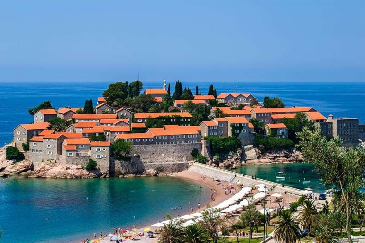 Holanđani kod Svetog Stefana grade petospratni hotel i 35 vila
