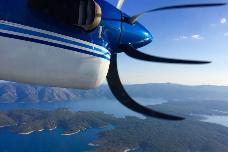 Srušio se avion kod Hvara