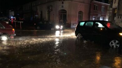 Vanredno stanje u Kostajnici: Grad "plivao" u vodi