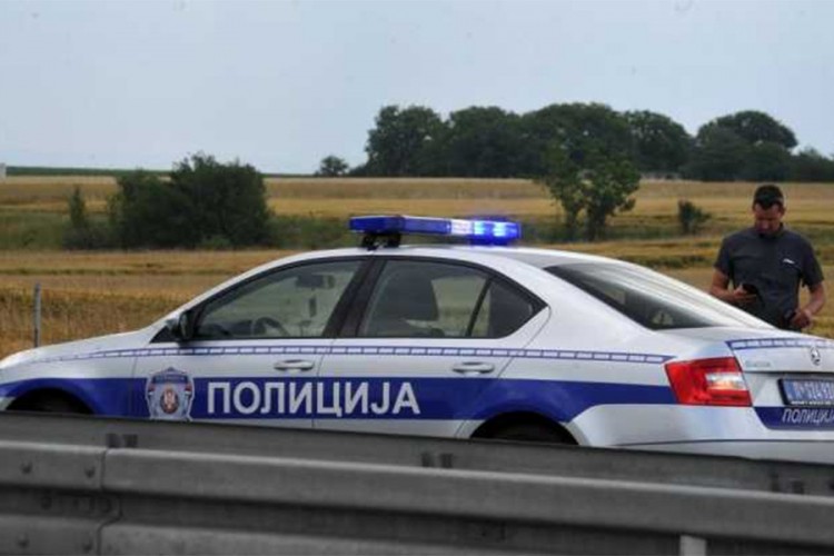 Mladići krenuli na proslavu mature, pa sletjeli sa mosta