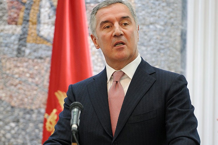 Đukanović: Nije bitno da li neko nosi odijelo ili mantiju, svi smo jednaki pred zakonom