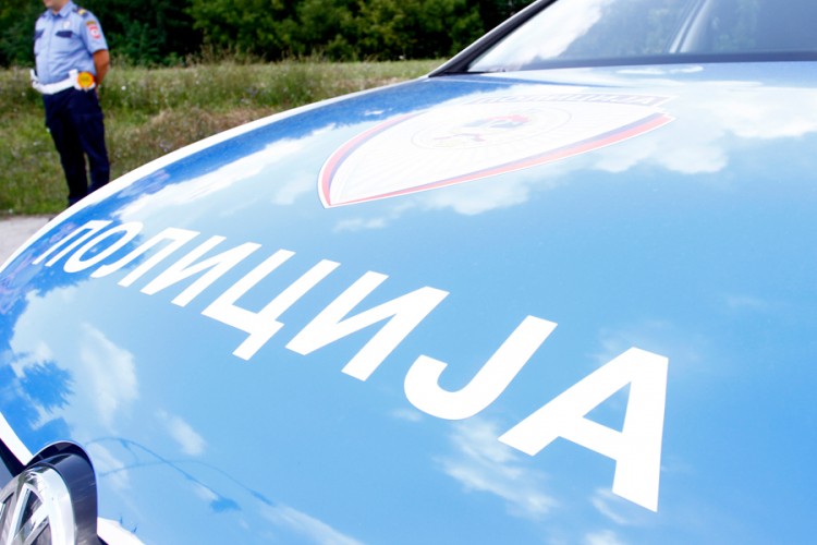 Opljačkana porodična grobnica na groblju u Doboju