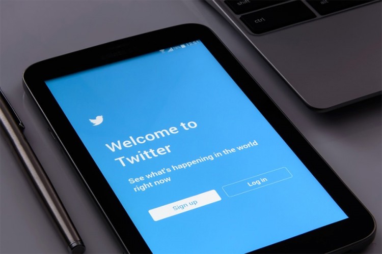 Twitter radi na funkciji za pretragu za Direct Messages?