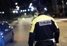 Napad u Srpcu: Policajcu iscijepao košulju