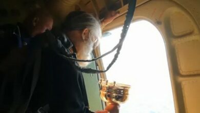 Sveštenik iz aviona osveštao grad