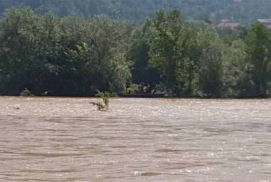 Pokušao prokrijumčariti migrante čamcem preko Drine, pa uhapšen