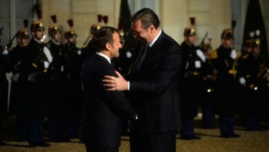 Emanuel Makron danas je pozvao Vučića i Tačija na sastanak