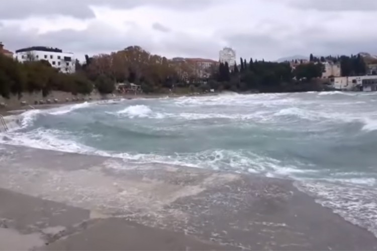 Novo upozorenje i crveni alarm u Hrvatskoj - stižu oluje...