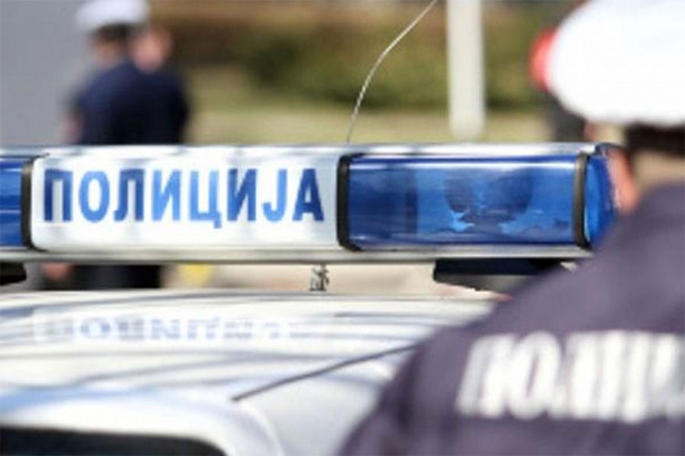 Krvavi obračun u Prijedoru: Dvojica ubodena nožem nakon svađe punca i zeta