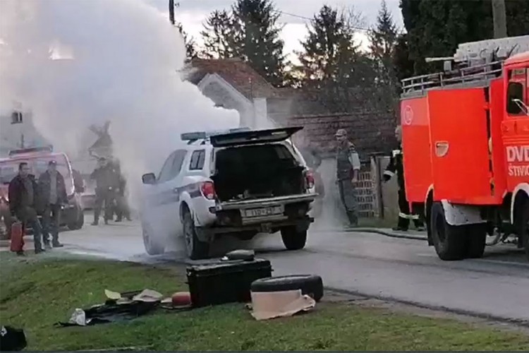 Potjera kod Nove Gradiške: Policiji se zapalio auto