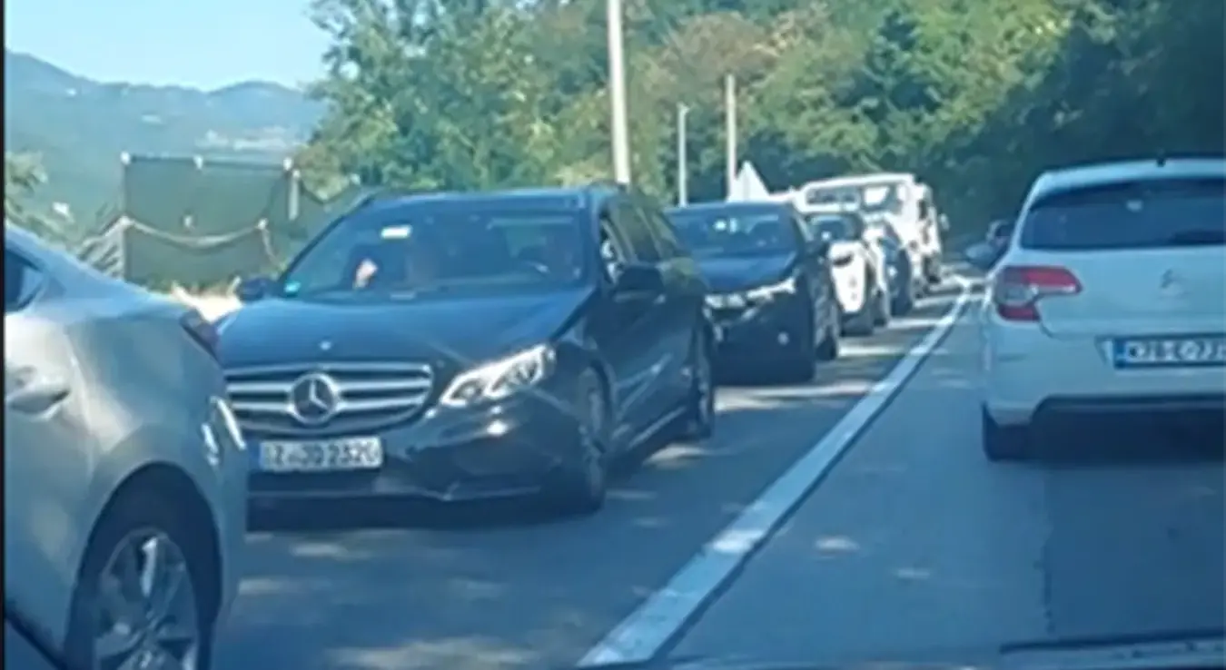 Kilometarske kolone na M-17: Od Mostara do Jablanice putovanje traje više od dva sata