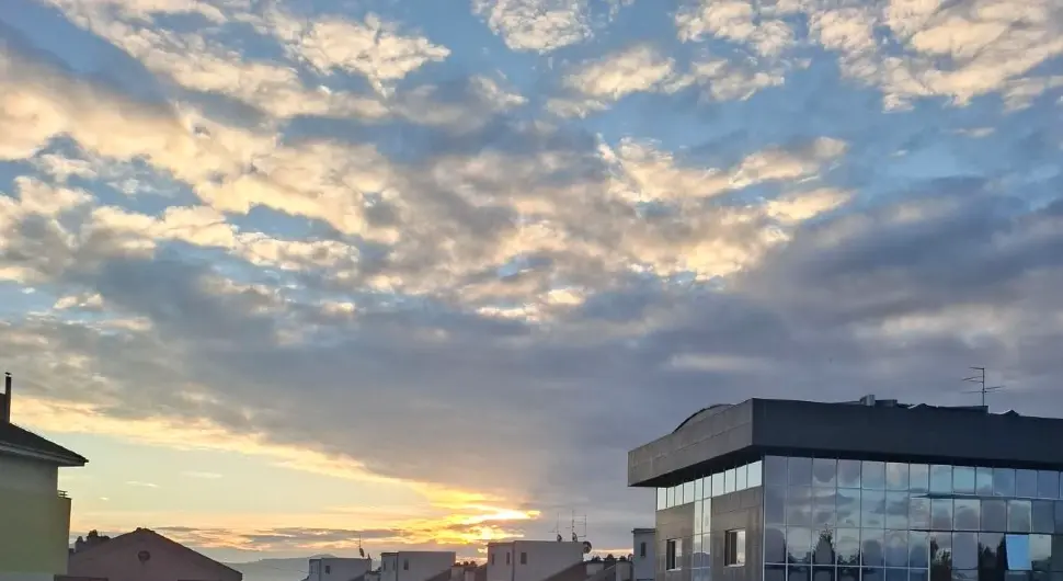 Upozorenje meteorologa: Banja Luka u žutom meteo-alarmu, stižu grmljavina i olujni udari