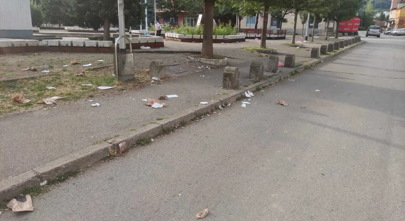 Banjaluka zatrpana otpadom: Građani ogorčeni zbog nehigijene u centru